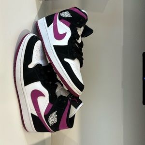 Wmns Air Jordan 1 Mid black/cactus flower-white